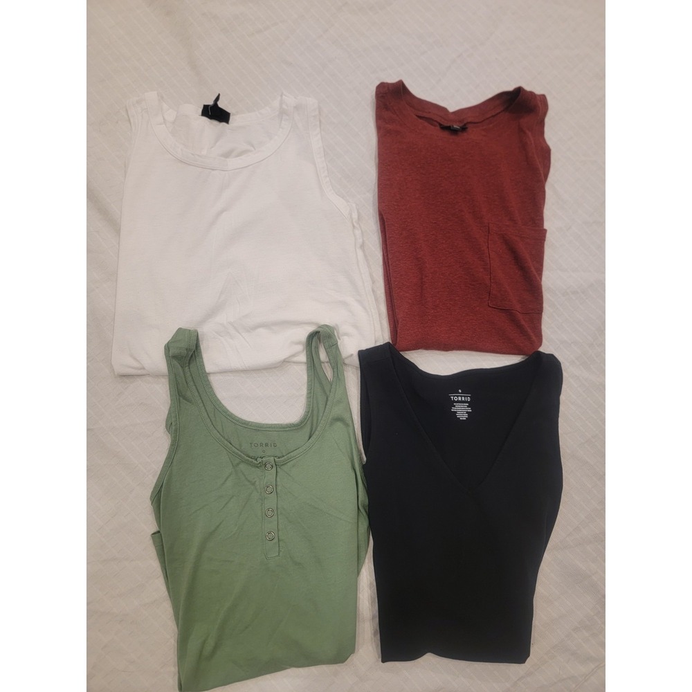 Torrid Lot Of 4 0 0X‎ Sleeveless Tank Tops: Black White Green Red Solid Colors